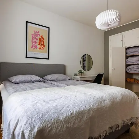 Idyllic One-bedroom In The Center For Four Persons Lägenhet *