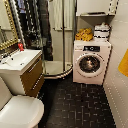 Idyllic One-bedroom In The Center For Four Persons *